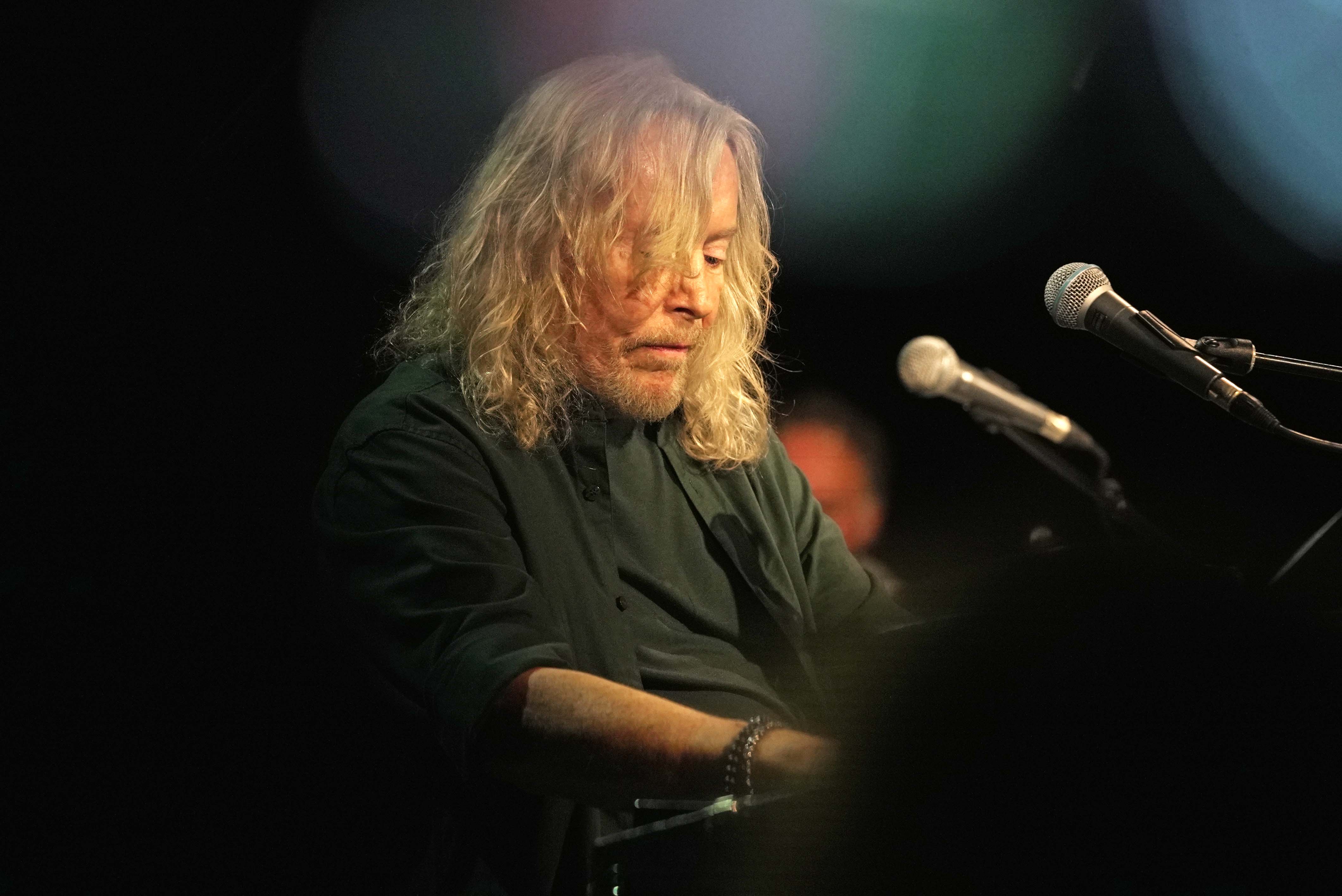 Marcos Vale spielt Keyboard
